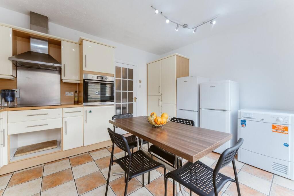 Comfortable Double Room For Your London Getaway Екстер'єр фото