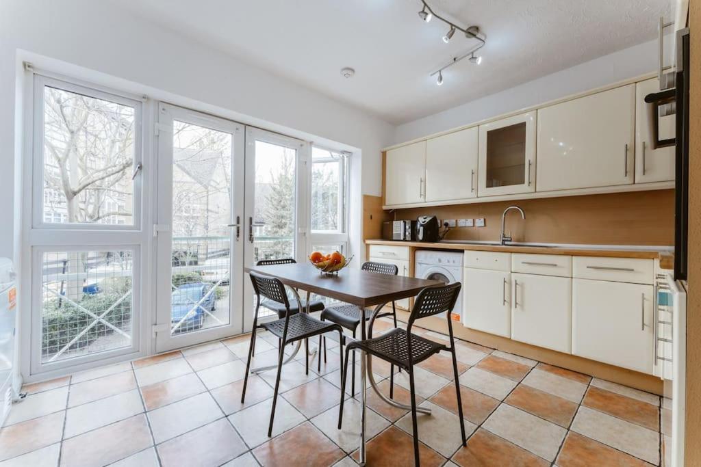 Comfortable Double Room For Your London Getaway Екстер'єр фото