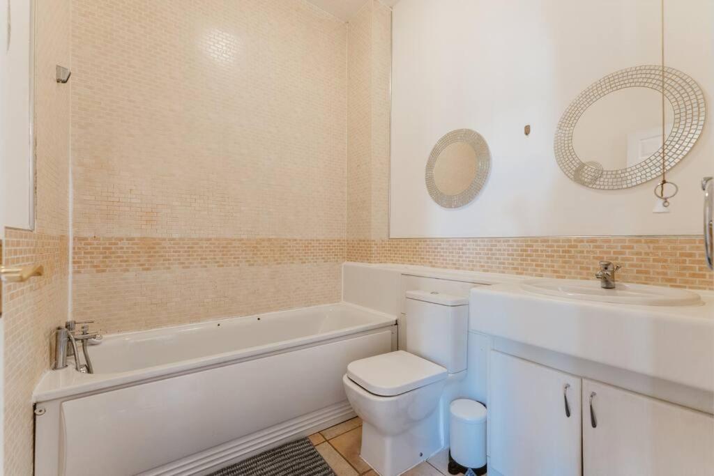 Comfortable Double Room For Your London Getaway Екстер'єр фото