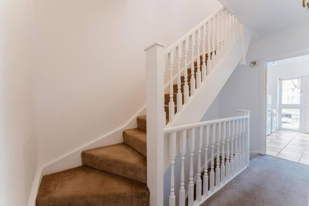 Comfortable Double Room For Your London Getaway Екстер'єр фото